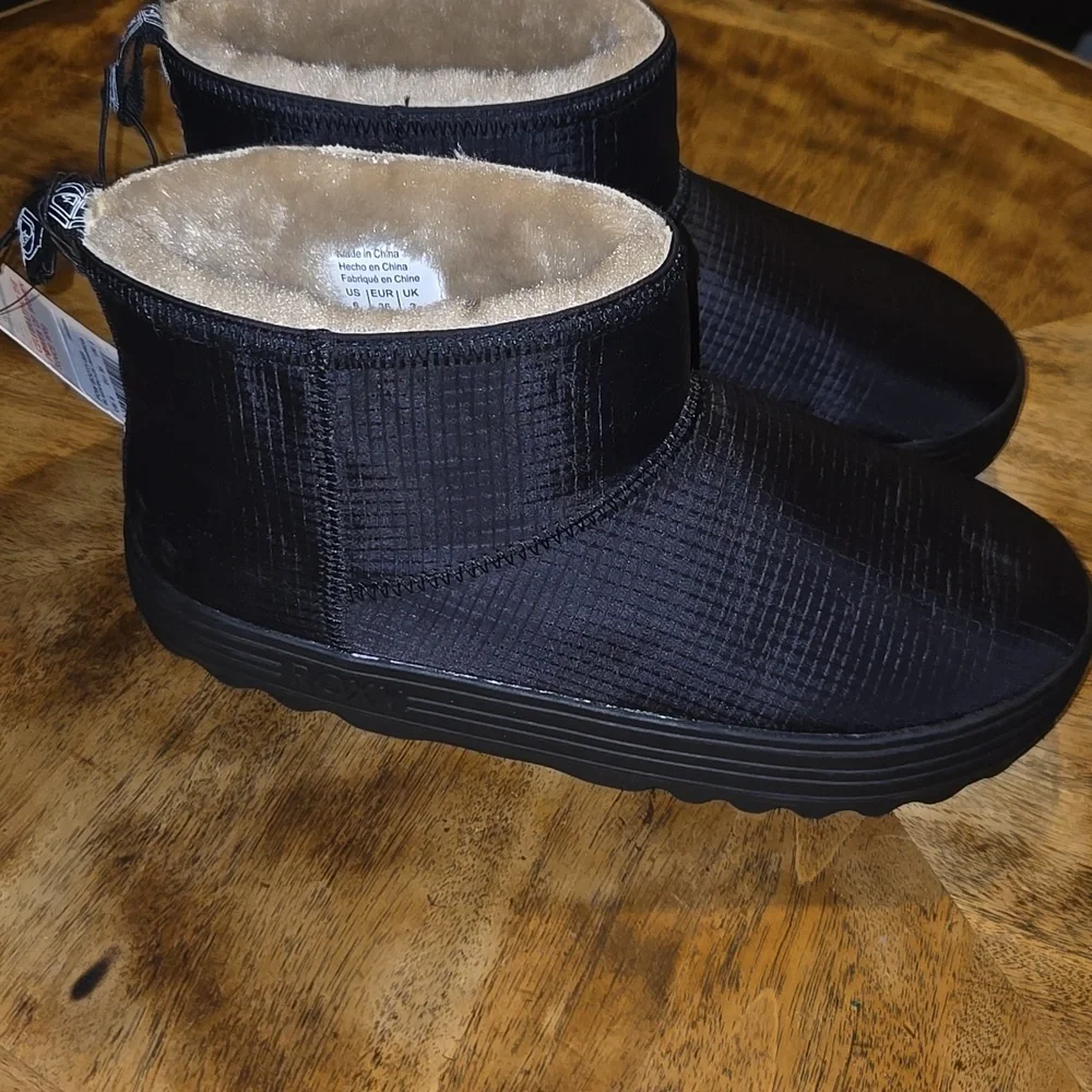 Women's Roxy Boots In Size 6 - Picture 3 of 9